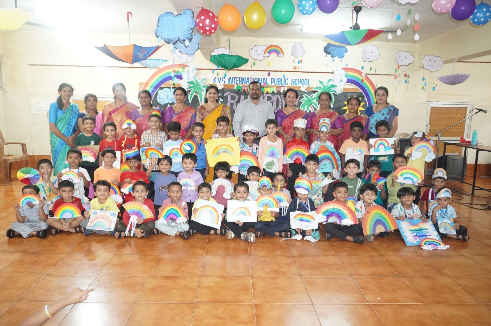 Rainbow Day Celebrated Colorfully by Kindergarten Students at KVG IPS